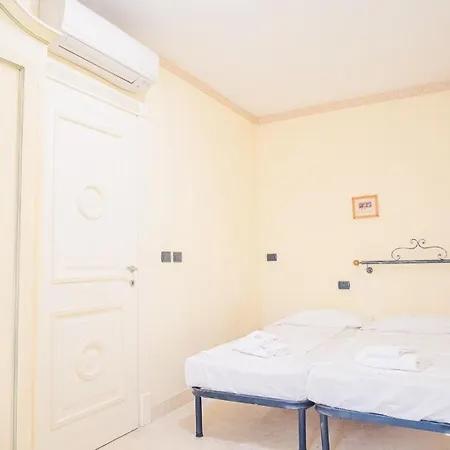 Relais Du Lac Village - Italian Homing Desenzano del Garda Room photo